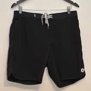 Vuori Mens Cruise Boardshort Size 33